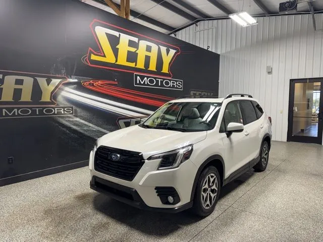 White 2022 Subaru Forester Premium for sale in Mayfield, KY