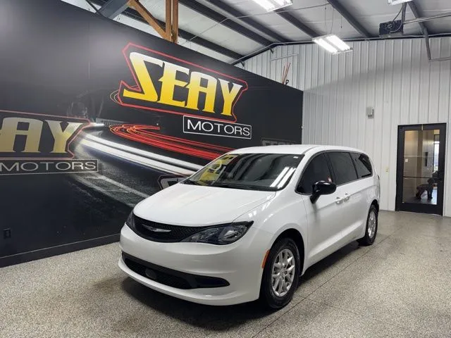 2024 Chrysler Voyager LX's photo