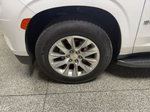 More photos of 2023 Chevrolet Suburban Premier at Seay Motors, KY