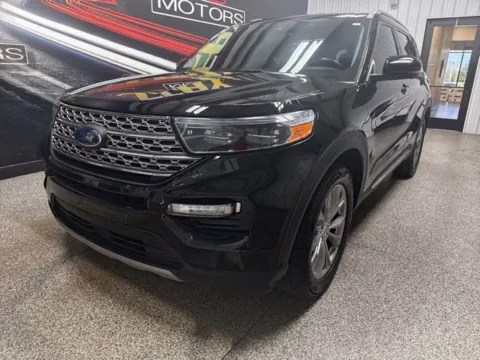 Photos of 2023 Ford Explorer Limited for sale in Mayfield, KY at Seay Motors