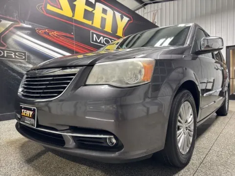 Photos of 2015 Chrysler Town & Country Touring-L for sale in Mayfield, KY at Seay Motors