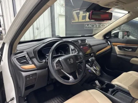 More photos of 2018 Honda CR-V Touring at Seay Motors, KY