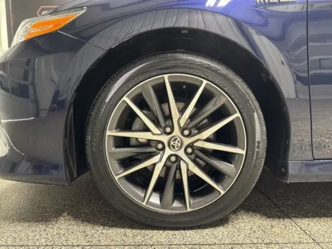 More photos of 2021 Toyota Camry Hybrid XLE at Seay Motors, KY