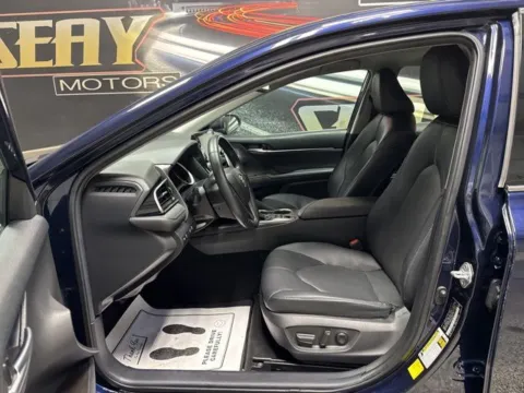 More photos of 2021 Toyota Camry Hybrid XLE at Seay Motors, KY