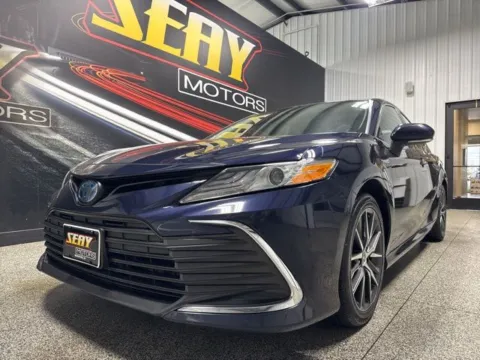 Photos of 2021 Toyota Camry Hybrid XLE for sale in Mayfield, KY at Seay Motors
