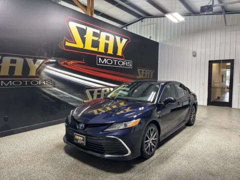 Green 2021 Toyota Camry Hybrid XLE for sale in Mayfield, KY