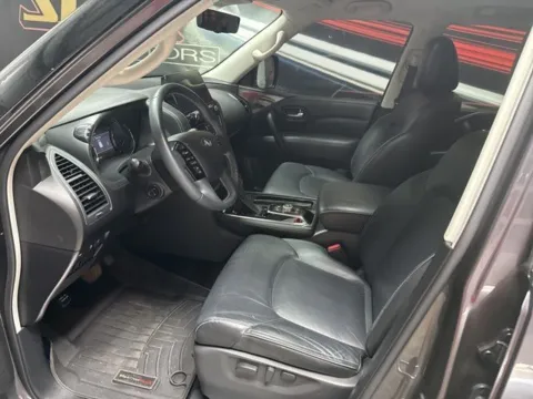 More photos of 2023 INFINITI QX80 LUXE at Seay Motors, KY