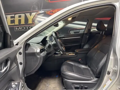 More photos of 2020 Nissan Altima 2.5 SL at Seay Motors, KY