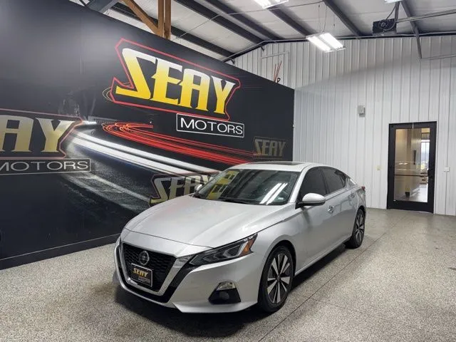 Silver 2020 Nissan Altima 2.5 SL for sale in Mayfield, KY