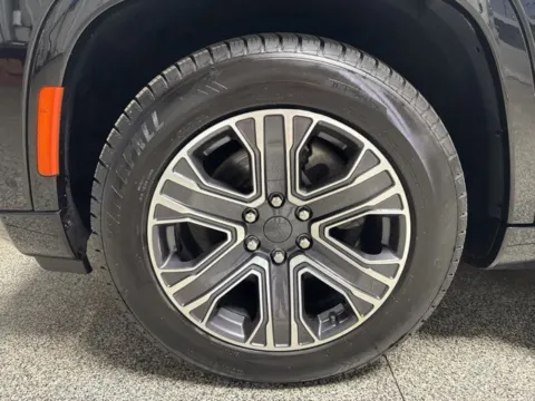 More photos of 2024 Jeep Wagoneer L Series II at Seay Motors, KY