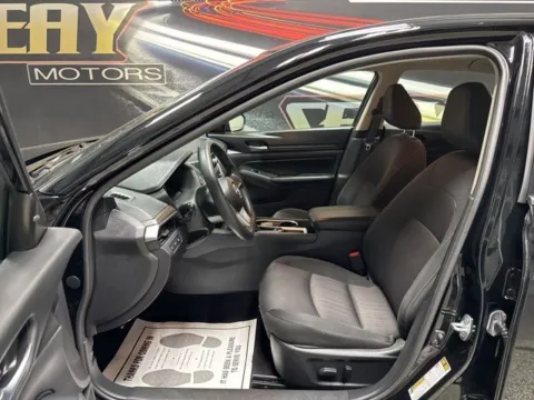 More photos of 2024 Nissan Altima 2.5 SV at Seay Motors, KY