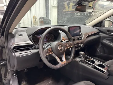 More photos of 2024 Nissan Altima 2.5 SV at Seay Motors, KY