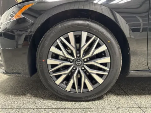 More photos of 2024 Nissan Altima 2.5 SV at Seay Motors, KY