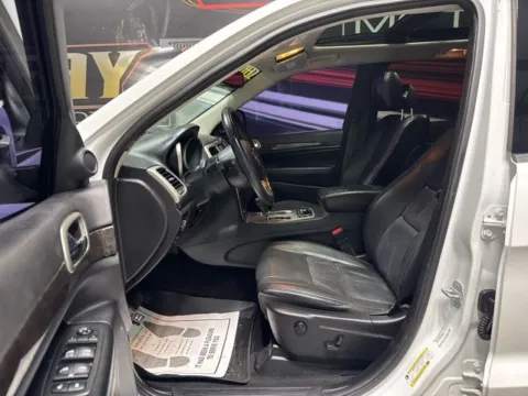 More photos of 2013 Jeep Grand Cherokee Laredo at Seay Motors, KY