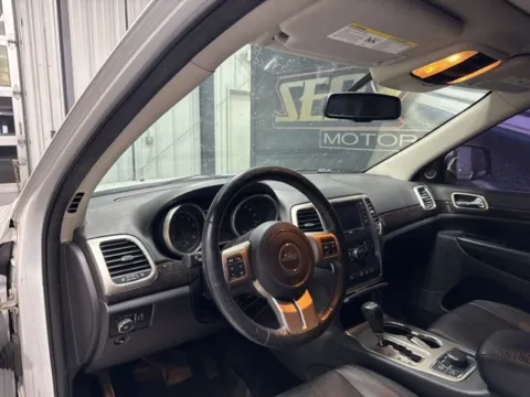 More photos of 2013 Jeep Grand Cherokee Laredo at Seay Motors, KY