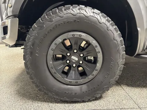 More photos of 2018 Ford F-150 Raptor at Seay Motors, KY