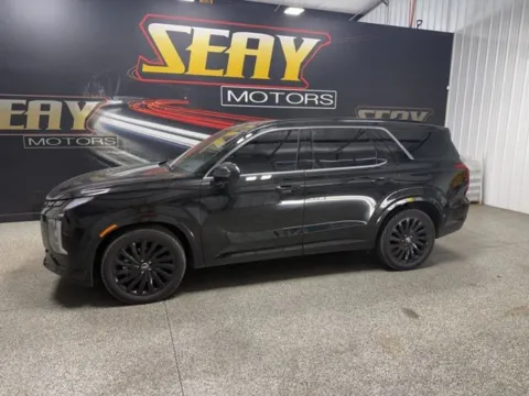 Photos of 2025 Hyundai Palisade Calligraphy Night Edition for sale in Mayfield, KY at Seay Motors