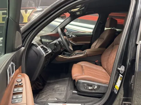 More photos of 2024 BMW X5 xDrive40i at Seay Motors, KY