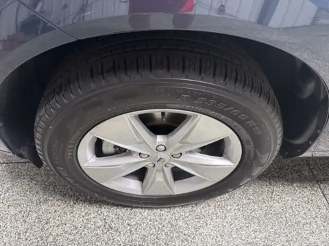 More photos of 2022 Volvo XC60 B5 Momentum at Seay Motors, KY