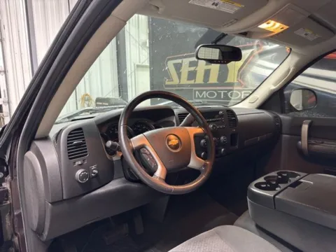 More photos of 2008 Chevrolet Silverado 1500 LT at Seay Motors, KY