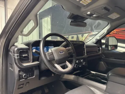 More photos of 2023 Ford F-250SD Lariat at Seay Motors, KY