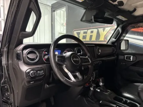 More photos of 2020 Jeep Gladiator Rubicon at Seay Motors, KY