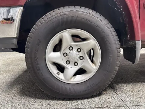 Another view of 2001 Toyota Tundra Limited for sale in Mayfield, KY at Seay Motors