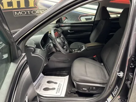 More photos of 2022 Hyundai Tucson SEL at Seay Motors, KY