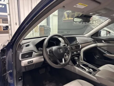 More photos of 2018 Honda Accord LX at Seay Motors, KY