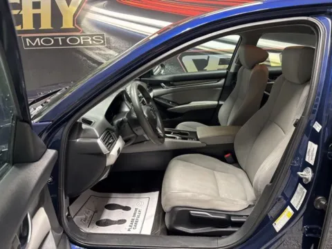 More photos of 2018 Honda Accord LX at Seay Motors, KY