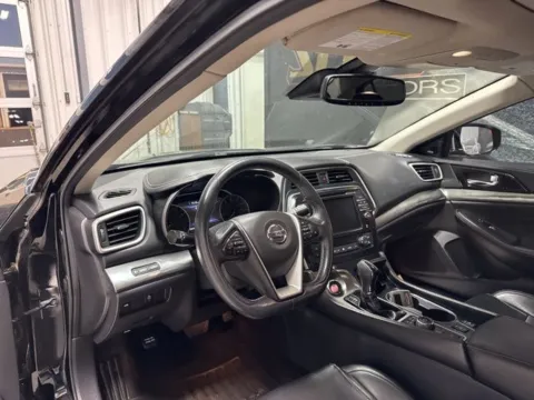 More photos of 2020 Nissan Maxima 3.5 SL at Seay Motors, KY