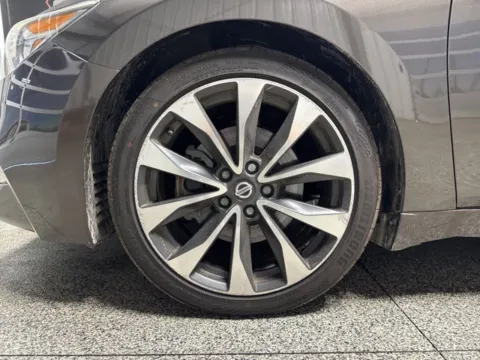 Another view of 2016 Nissan Maxima SR for sale in Mayfield, KY at Seay Motors