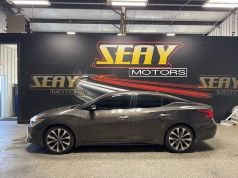 Photos of 2016 Nissan Maxima SR for sale in Mayfield, KY at Seay Motors