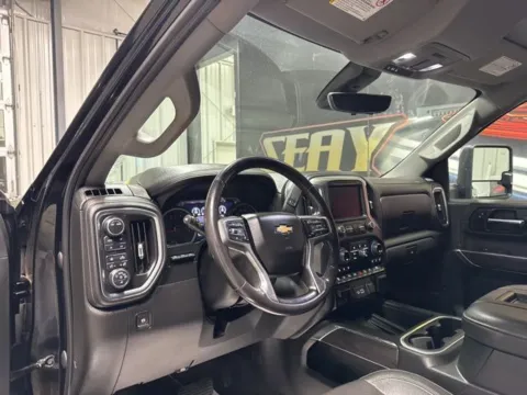 More photos of 2020 Chevrolet Silverado 2500HD LTZ at Seay Motors, KY