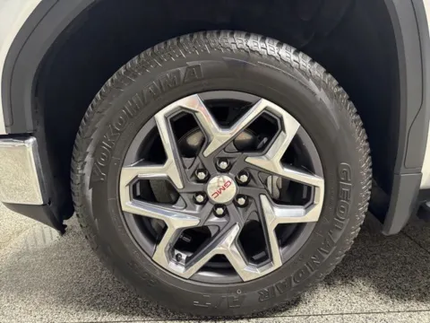 More photos of 2020 GMC Sierra 1500 SLT at Seay Motors, KY