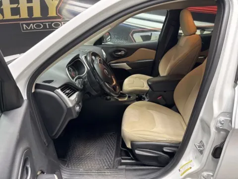 More photos of 2018 Jeep Cherokee Latitude at Seay Motors, KY