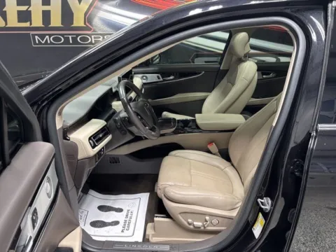 More photos of 2023 Lincoln Nautilus Reserve at Seay Motors, KY