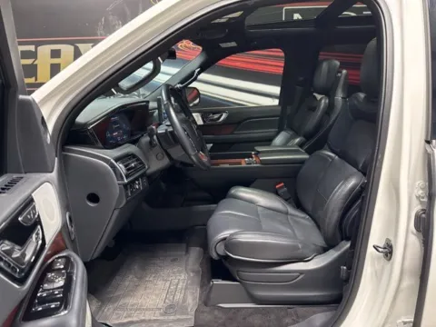 More photos of 2023 Lincoln Navigator Reserve at Seay Motors, KY