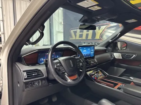 More photos of 2023 Lincoln Navigator Reserve at Seay Motors, KY