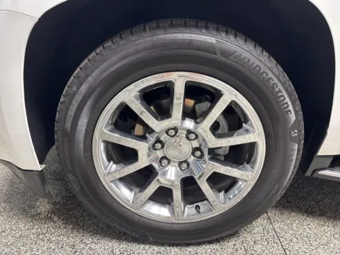 More photos of 2017 GMC Yukon XL Denali at Seay Motors, KY