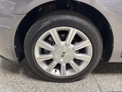 More photos of 2010 Lincoln MKZ at Seay Motors, KY