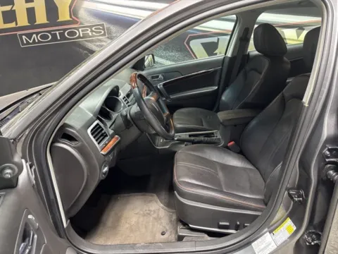 More photos of 2010 Lincoln MKZ at Seay Motors, KY