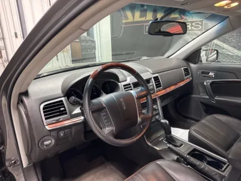 More photos of 2010 Lincoln MKZ at Seay Motors, KY
