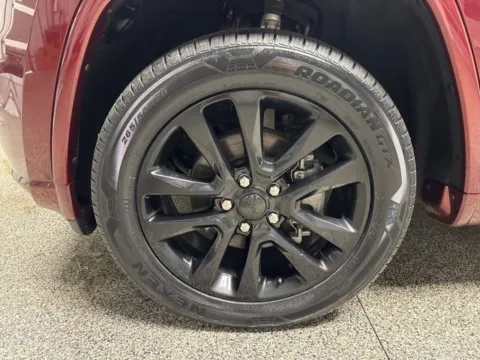 More photos of 2019 Jeep Grand Cherokee Altitude at Seay Motors, KY