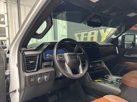 More photos of 2024 GMC Sierra 3500HD Denali Ultimate at Seay Motors, KY