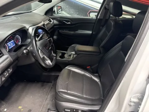 More photos of 2023 GMC Acadia SLT at Seay Motors, KY