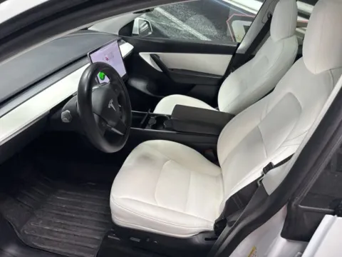 More photos of 2021 Tesla Model Y Long Range at Seay Motors, KY