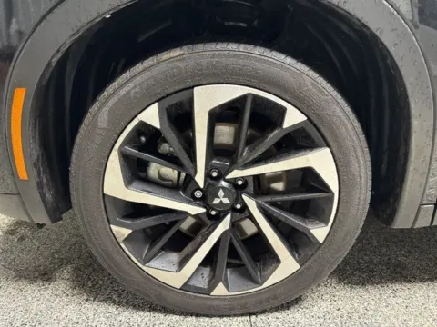 Another view of 2024 Mitsubishi Outlander SE Black Edition w/Pano Roof for sale in Mayfield, KY at Seay Motors