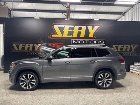 Another view of 2021 Volkswagen Atlas 3.6L V6 SEL Premium R-Line for sale in Mayfield, KY at Seay Motors