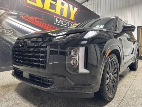 Photos of 2025 Hyundai Palisade Calligraphy Night Edition for sale in Mayfield, KY at Seay Motors